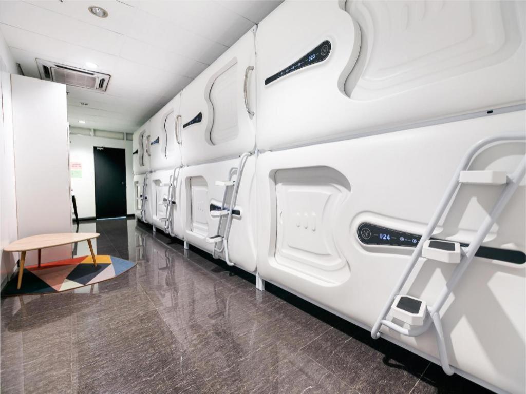 קוטה קינבלו Spot On 89726 Capsule Inn מראה חיצוני תמונה